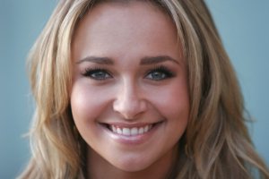 Celebrity - Hayden Panettiere Wallpaper