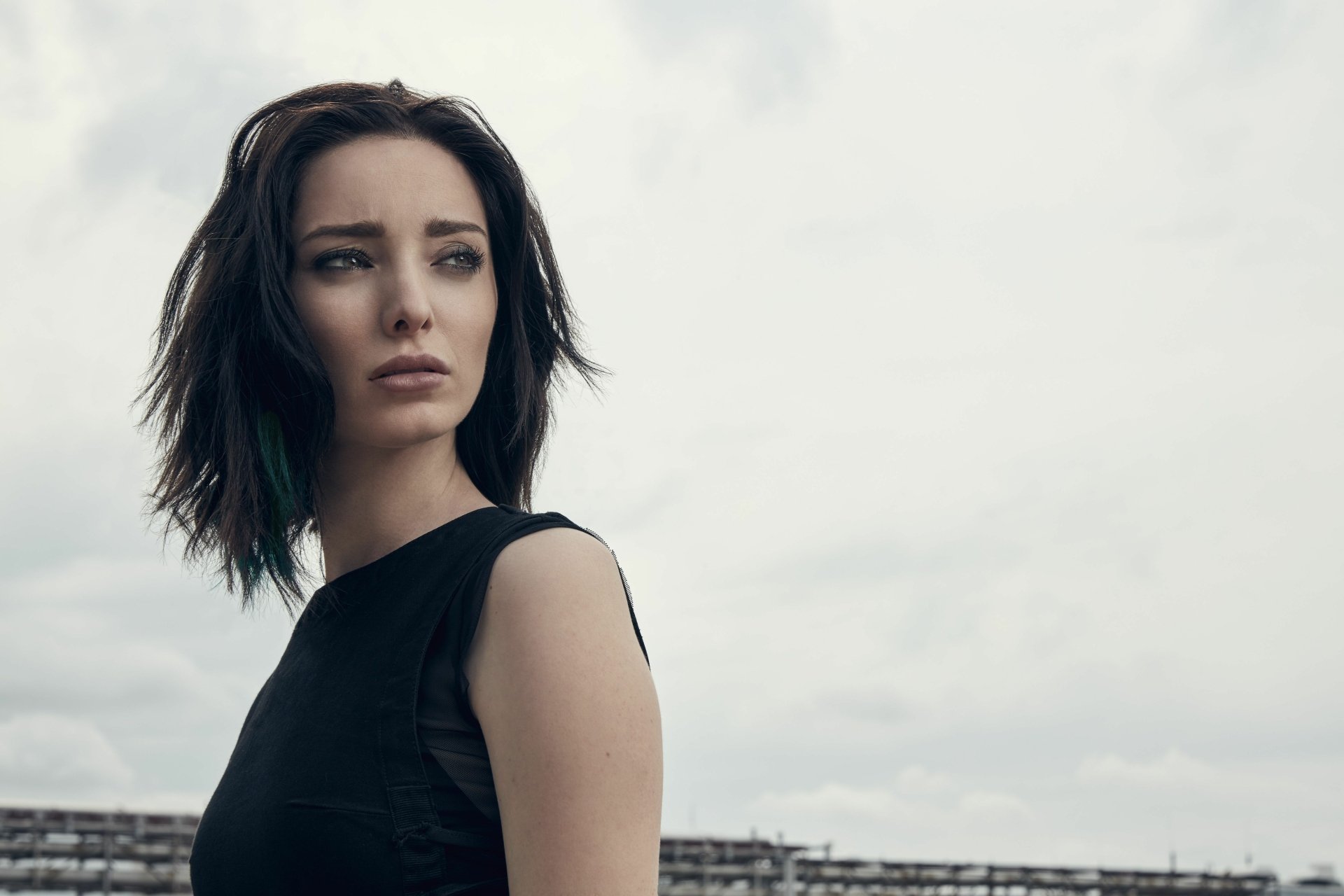 Download Celebrity Emma Dumont 4k Ultra HD Wallpaper