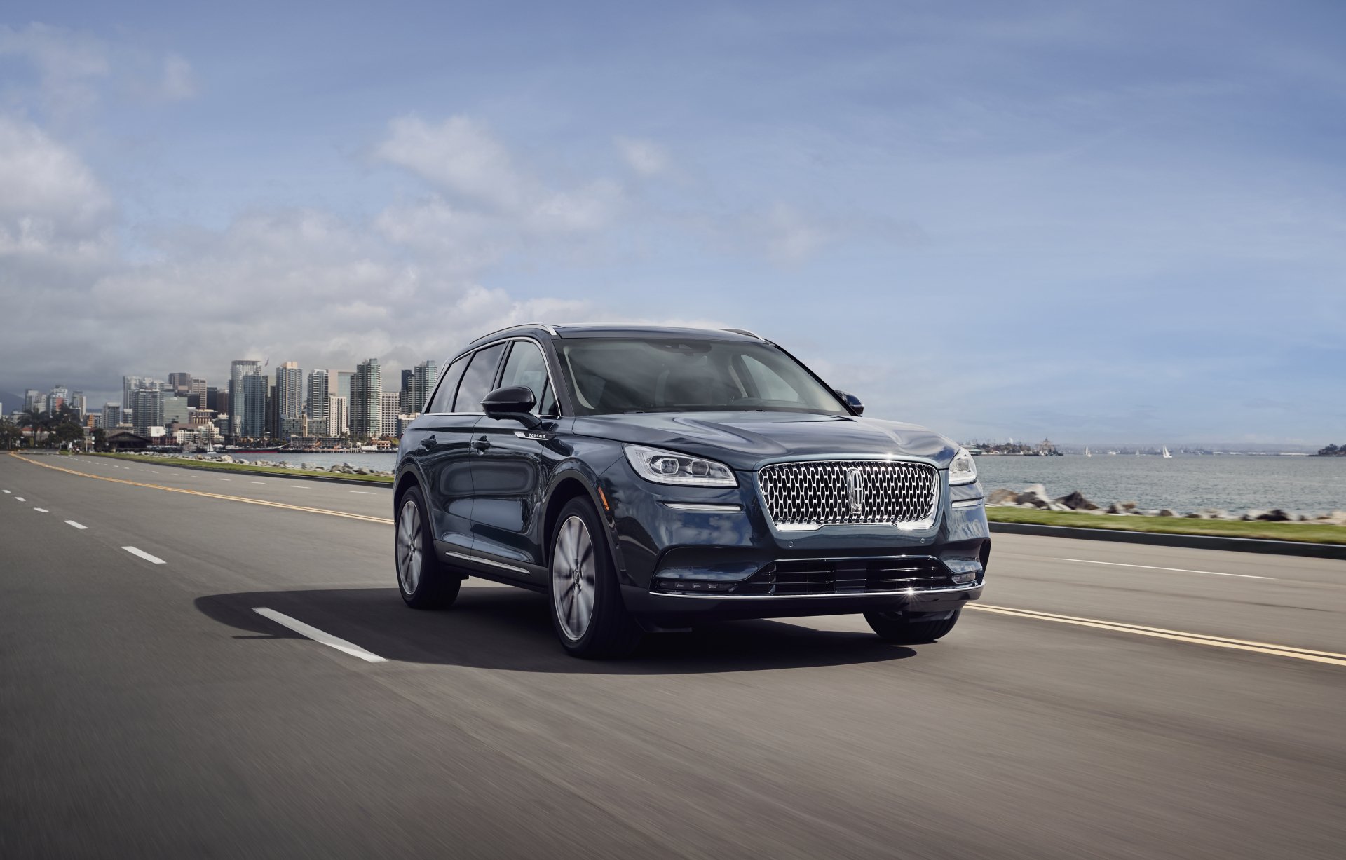 Download SUV Car Lincoln Vehicle Lincoln Corsair 4k Ultra HD Wallpaper