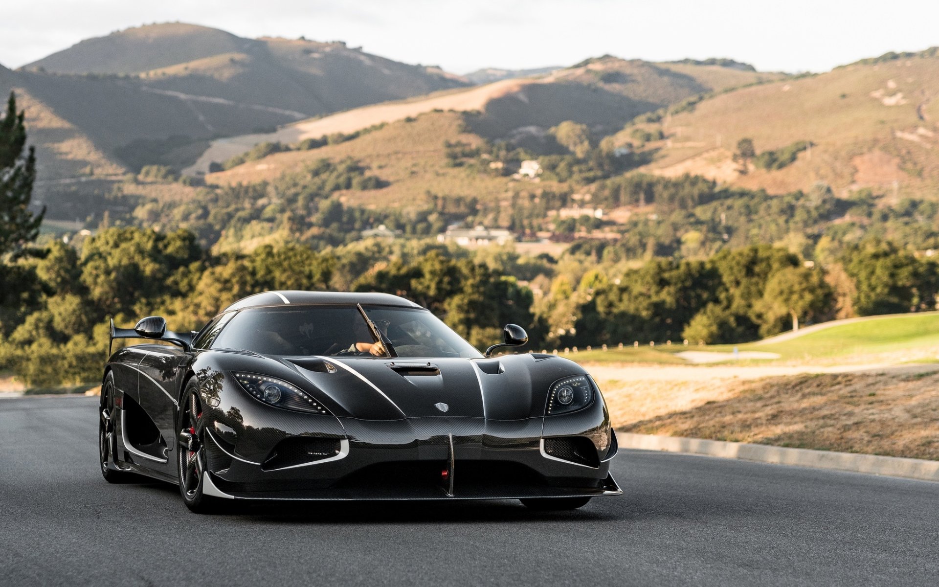 Koenigsegg Agera HD Duvar kağıdı | Arka plan | 2048x1280 | ID:1011805