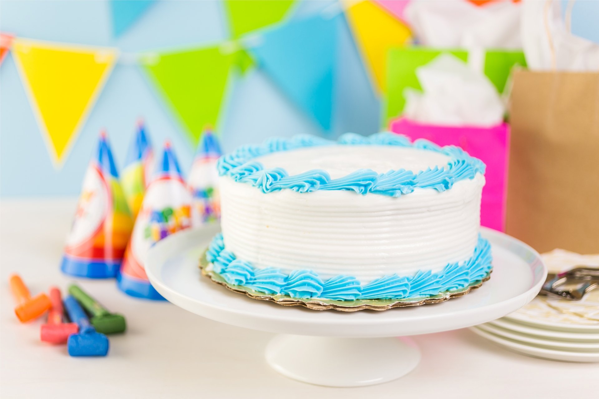 Download Celebration Cake Holiday Birthday 4k Ultra HD Wallpaper