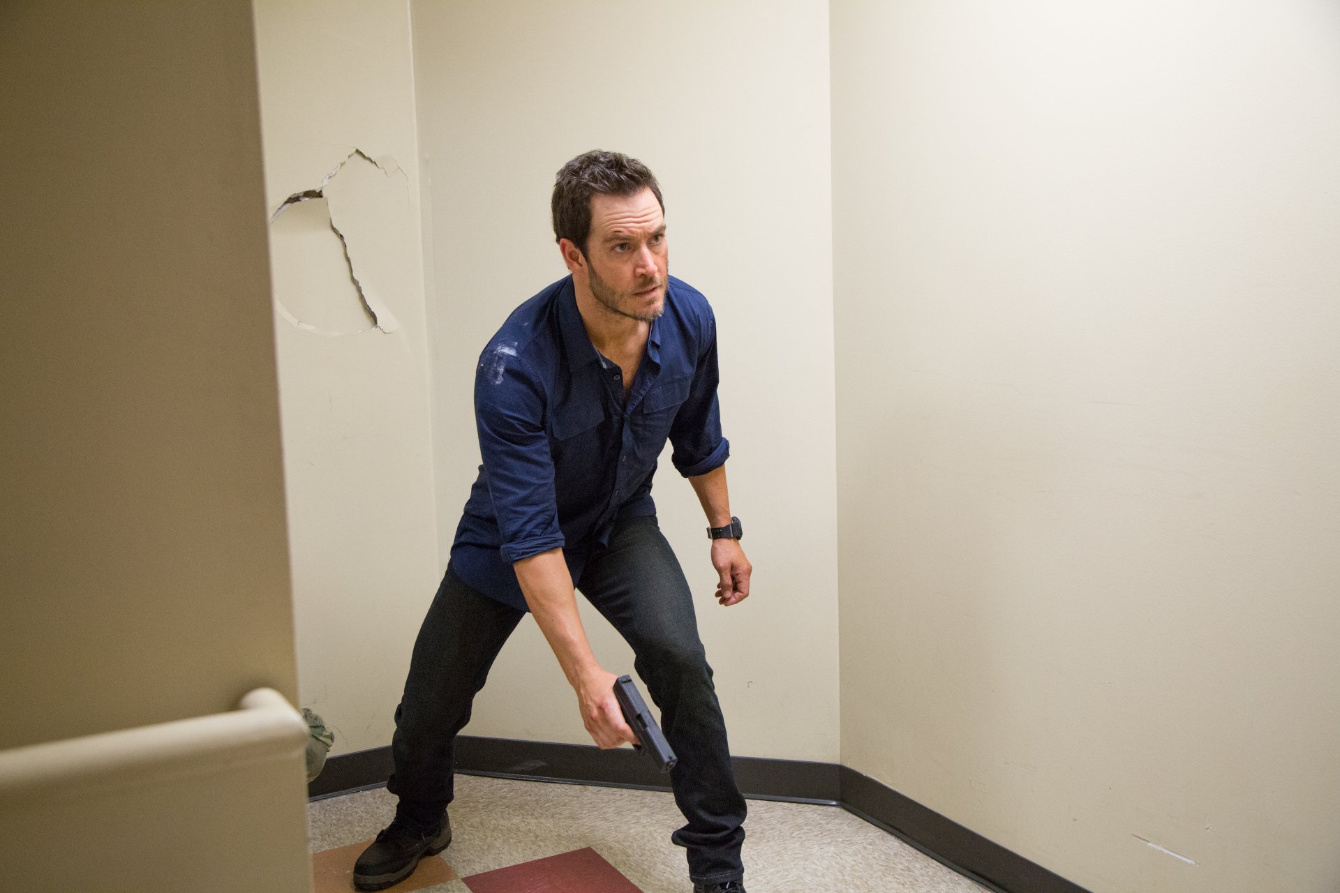 Download Mark-Paul Gosselaar Movie Precious Cargo 4k Ultra HD Wallpaper