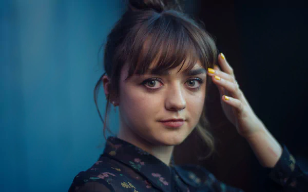 brunette short hair actress British Celebrity Maisie Williams HD Desktop Wallpaper | Background Image