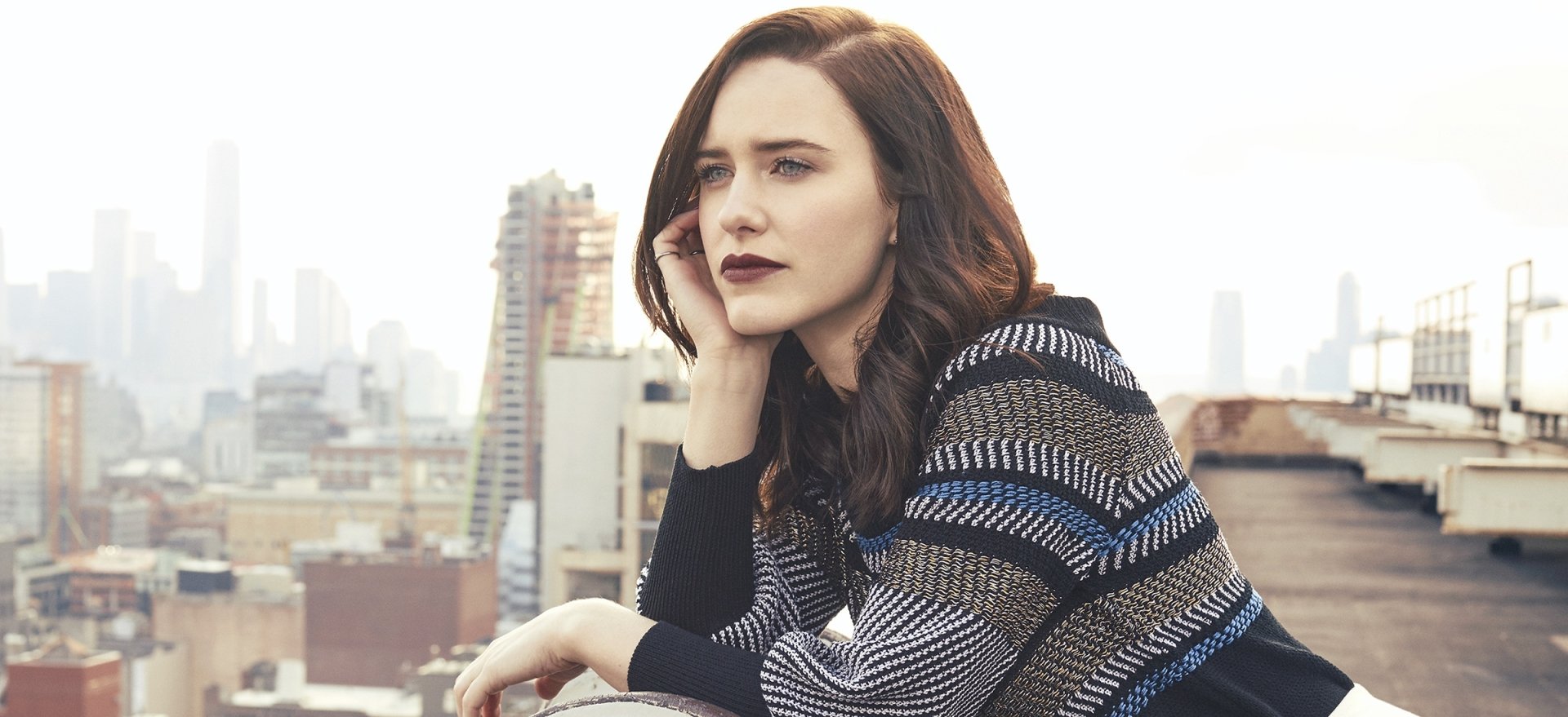 Download Brunette Lipstick American Actress Celebrity Rachel Brosnahan HD Wallpaper