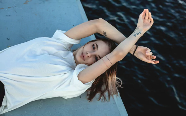 lying down woman model HD Desktop Wallpaper | Background Image