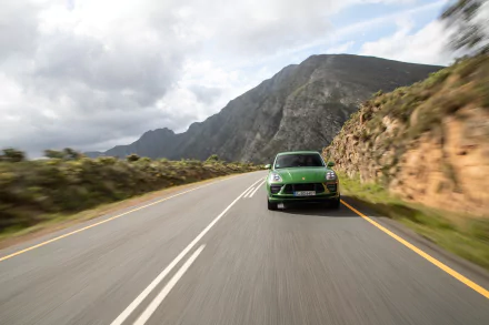 SUV green car car Porsche Porsche Macan vehicle Porsche Macan Turbo HD Desktop Wallpaper | Background Image