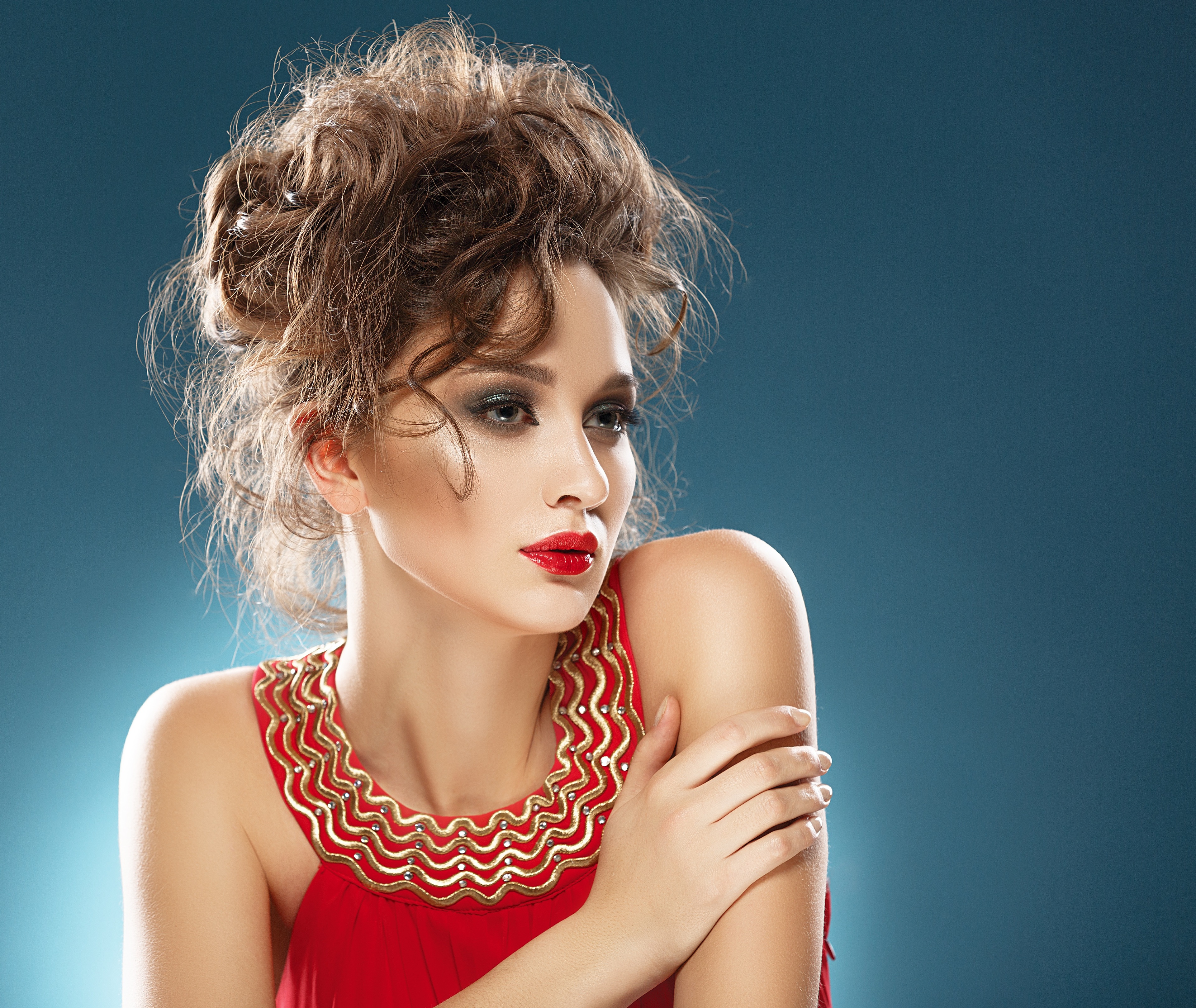 Download Lipstick Brunette Woman Model 4k Ultra Hd Wallpaper