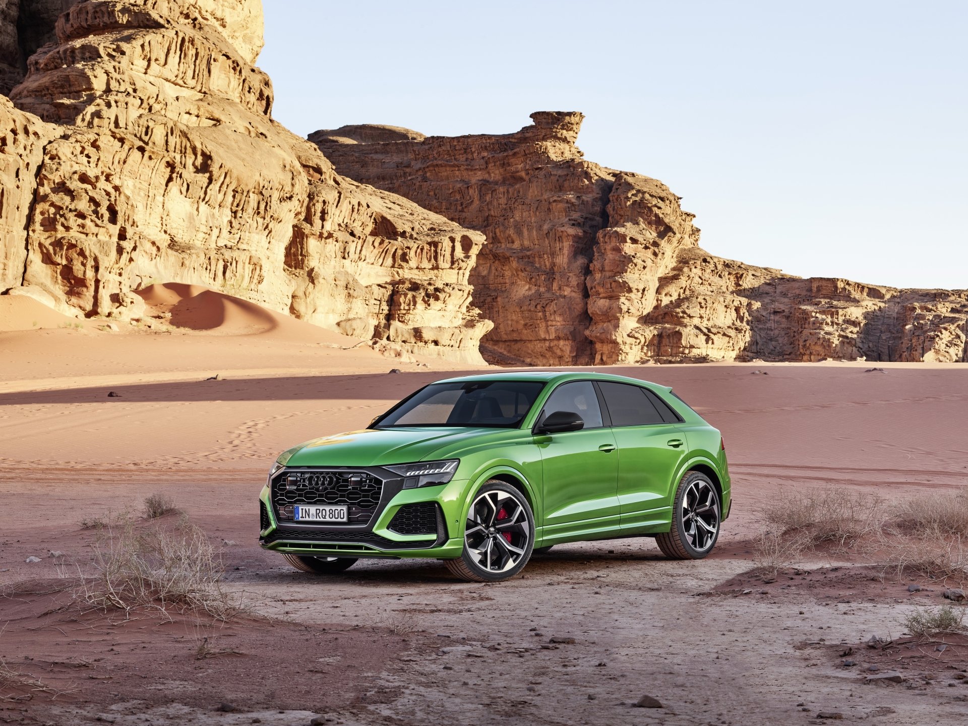 Download SUV Green Car Car Desert Audi Vehicle Audi RS Q8 4k Ultra HD Wallpaper