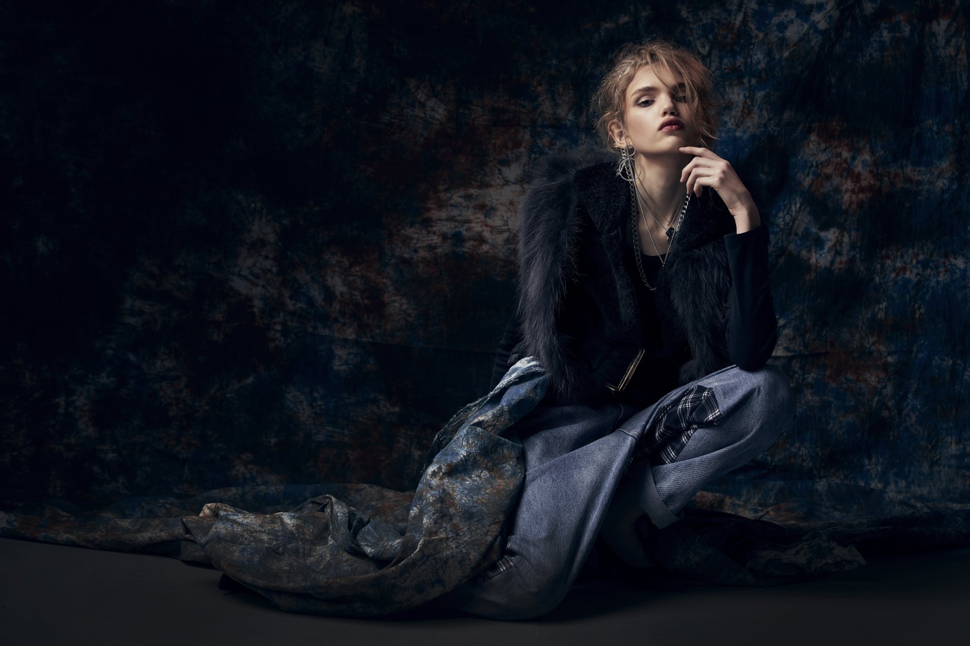 Download Woman Model 4k Ultra HD Wallpaper