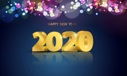 4K Ultra HD PC desktop wallpaper: golden 2020 with Happy New Year text on a reflective blue background and colorful bokeh lights — New Year holiday 2020 background.
