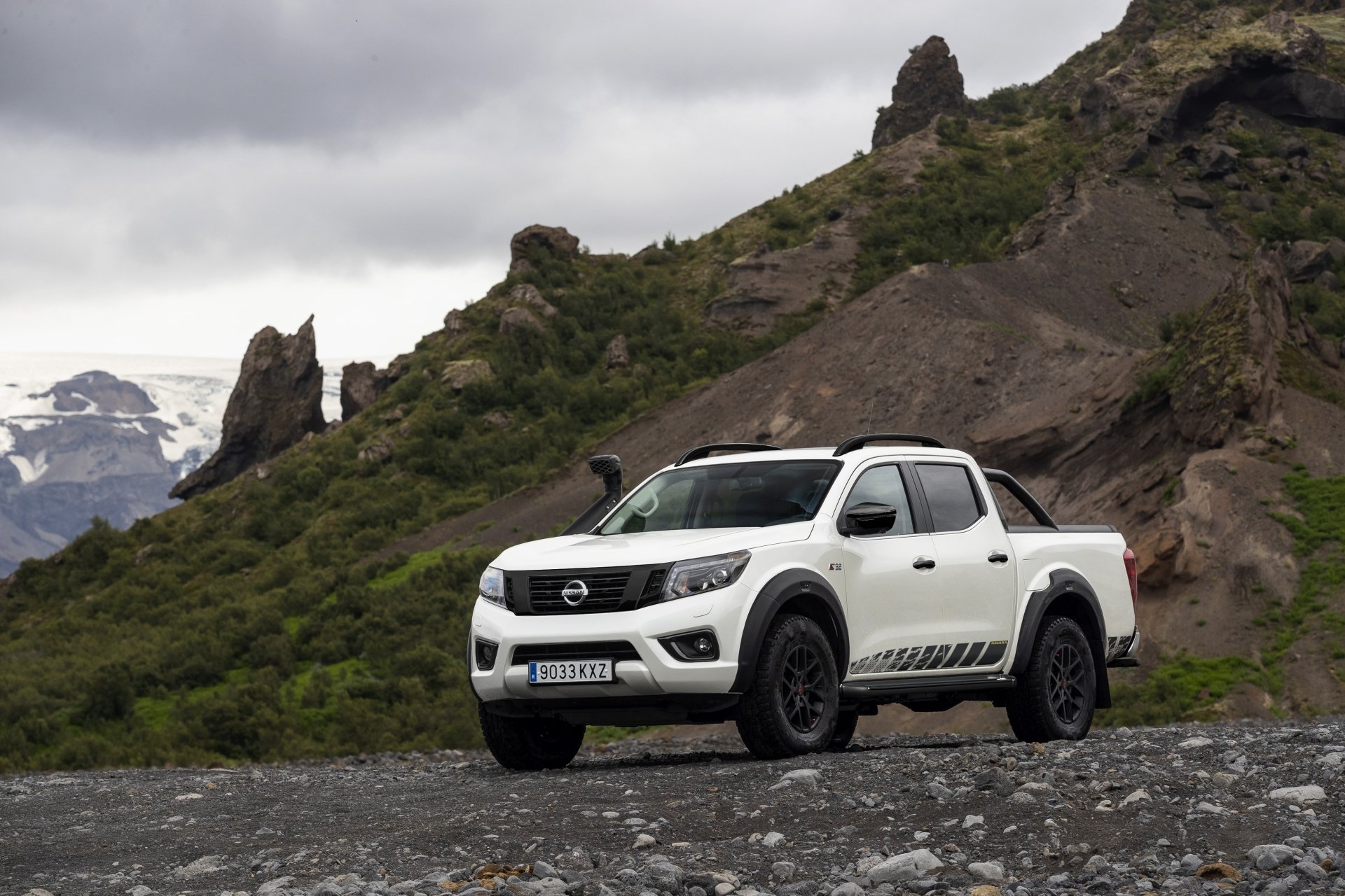 Download White Car Car Nissan Vehicle Nissan Navara 4k Ultra HD Wallpaper