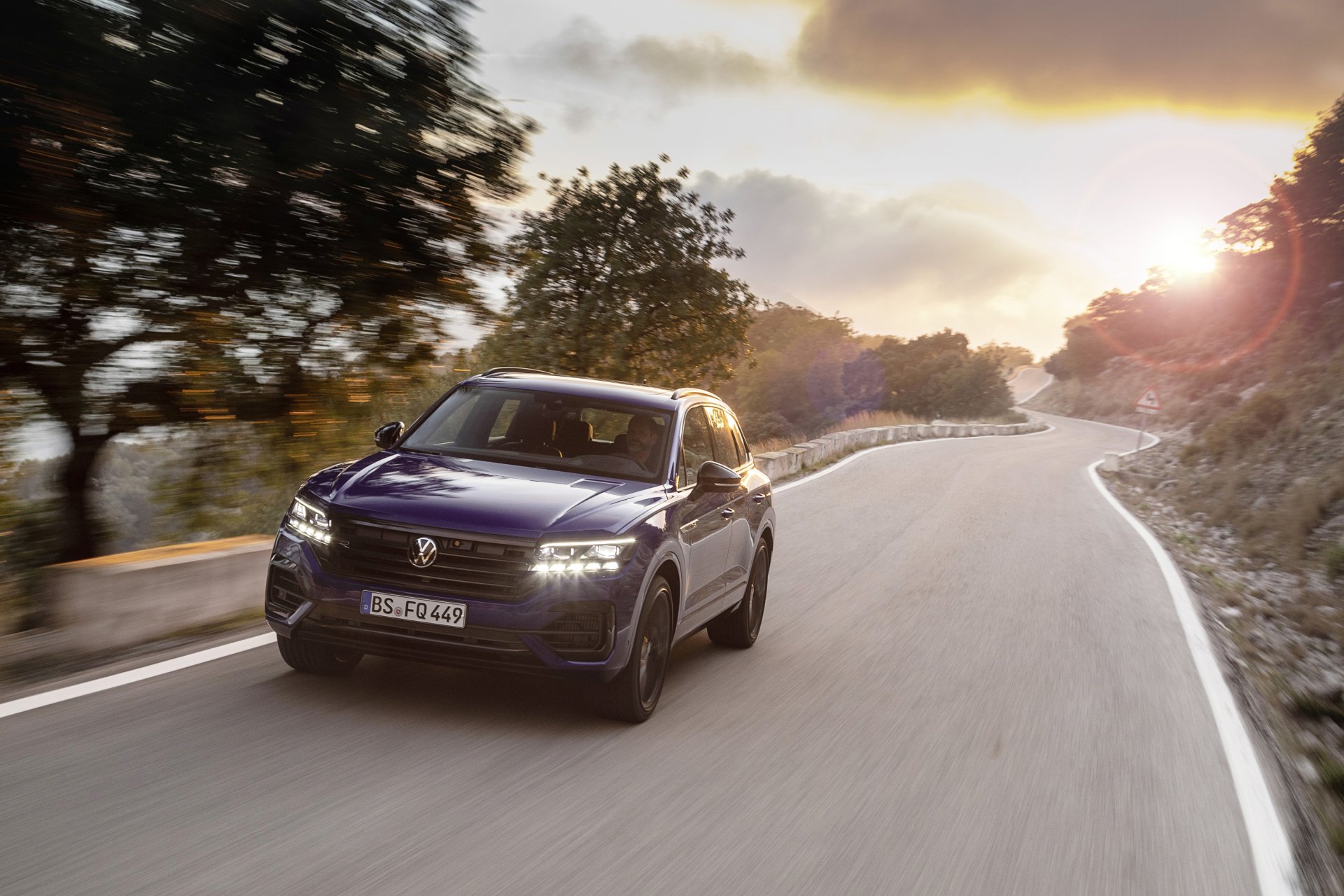 Download SUV Car Volkswagen Volkswagen Touareg Vehicle Volkswagen Touareg R-Line HD Wallpaper