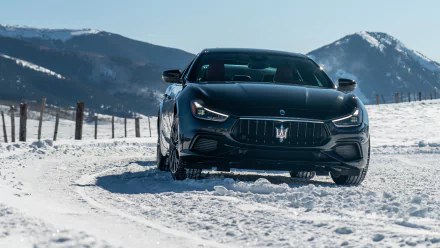  Maserati Ghibli in the snow