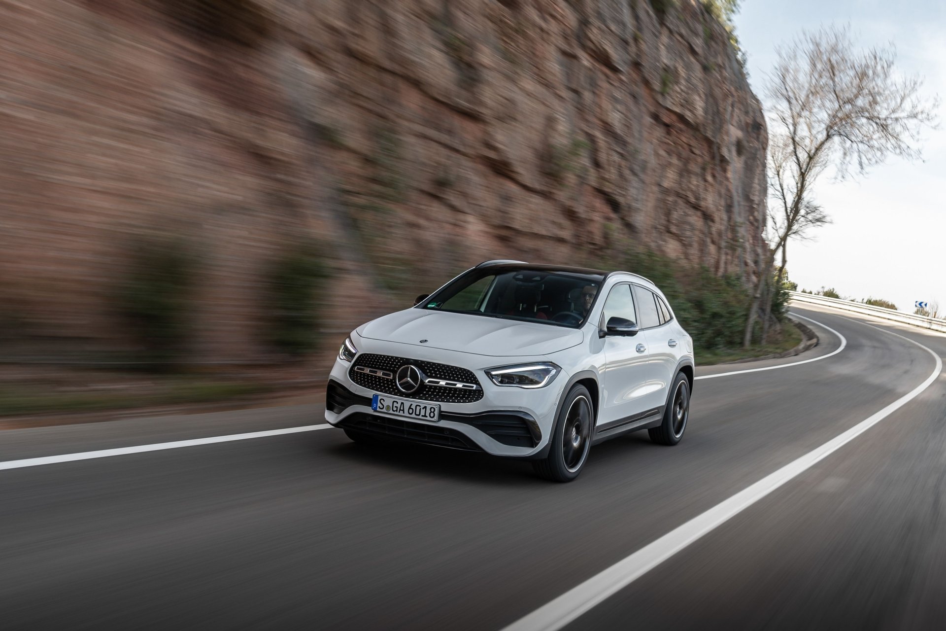 Download SUV White Car Car Mercedes-Benz Vehicle Mercedes-Benz GLA-Class 4k Ultra HD Wallpaper
