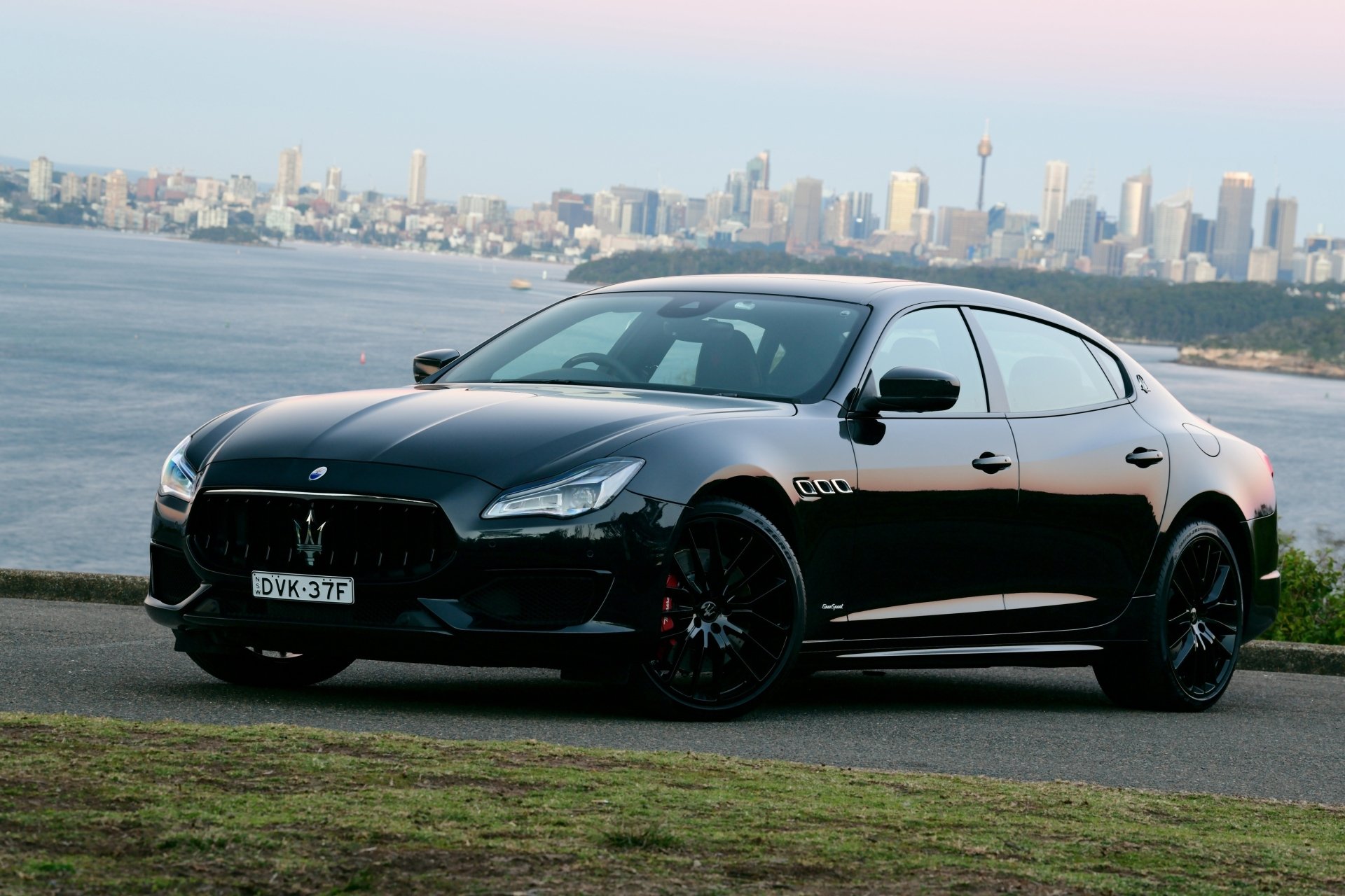 Download Supercar Black Car Car Maserati Vehicle Maserati Quattroporte 4k Ultra HD Wallpaper