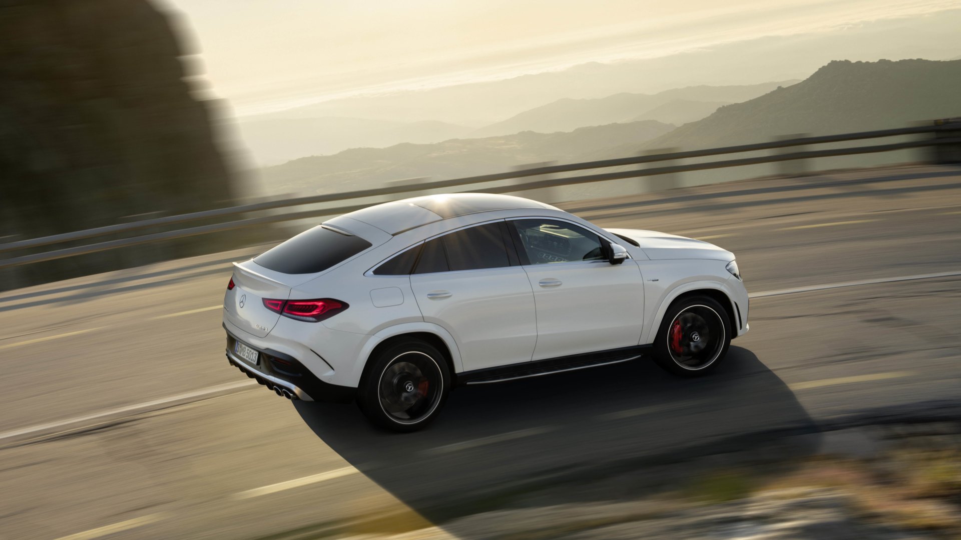 Download White Car Car Suv Mercedes Benz Vehicle Mercedes Amg Gle 53 4k Ultra Hd Wallpaper