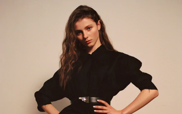 brunette New Zealander actress Celebrity Thomasin McKenzie HD Desktop Wallpaper | Background Image