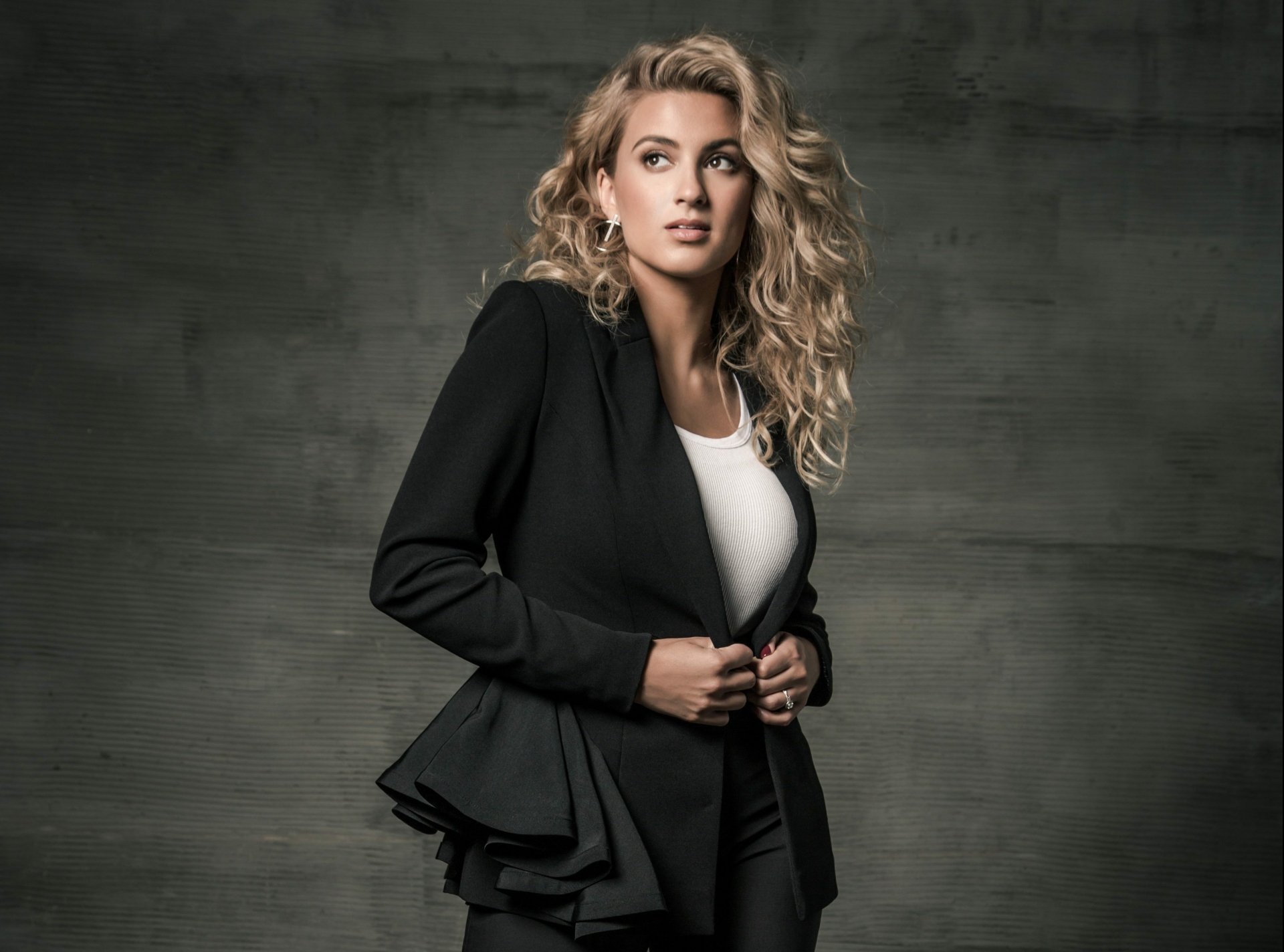 Download Blonde American Singer Music Tori Kelly 4k Ultra HD Wallpaper