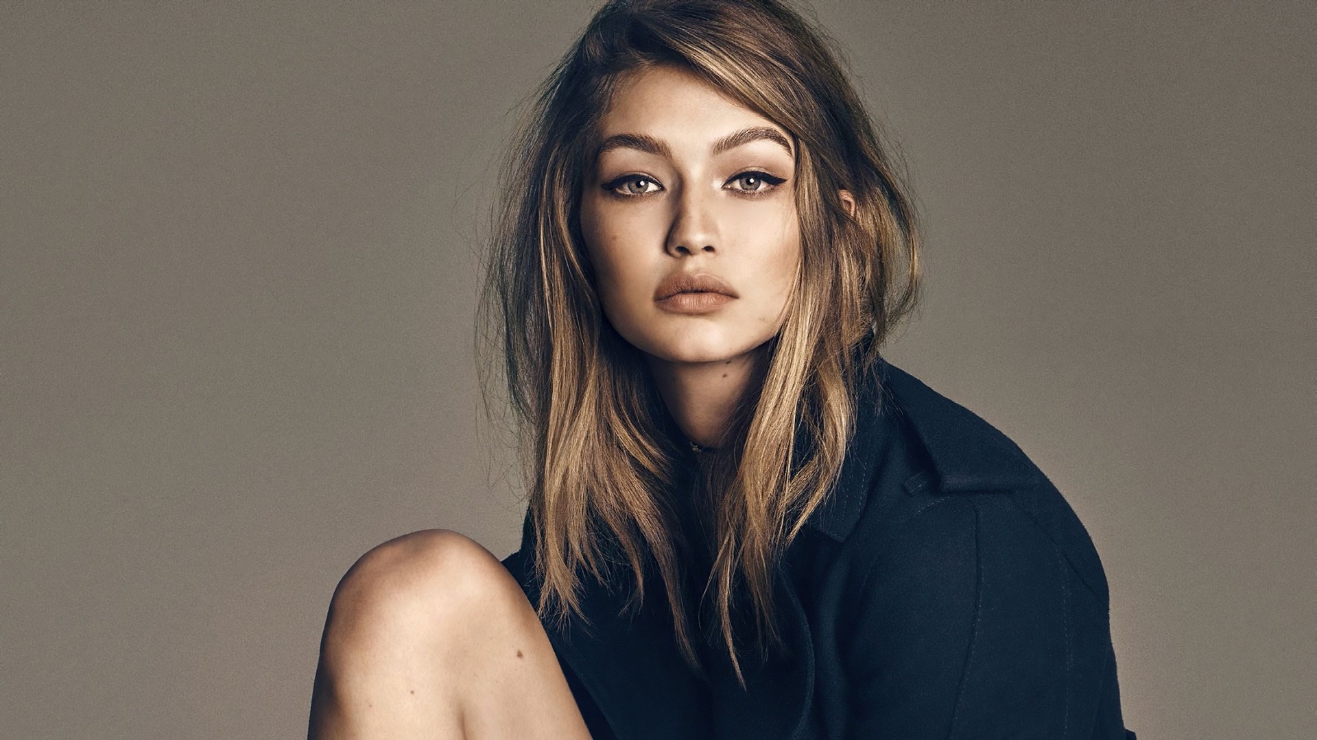 Download Blonde Model American Celebrity Gigi Hadid HD Wallpaper