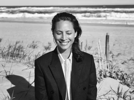 Black & White model American woman Christy Turlington HD Desktop Wallpaper | Background Image