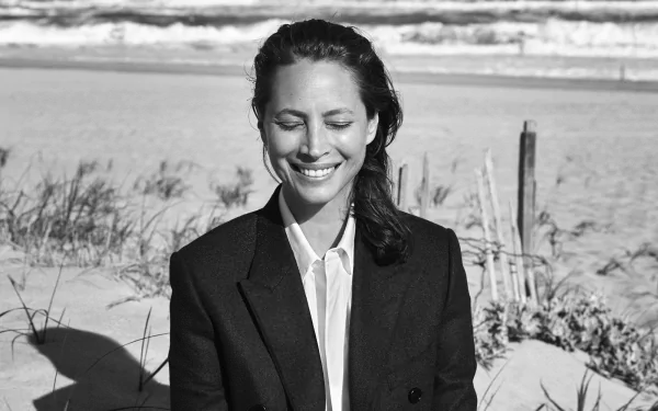 Black & White model American woman Christy Turlington HD Desktop Wallpaper | Background Image
