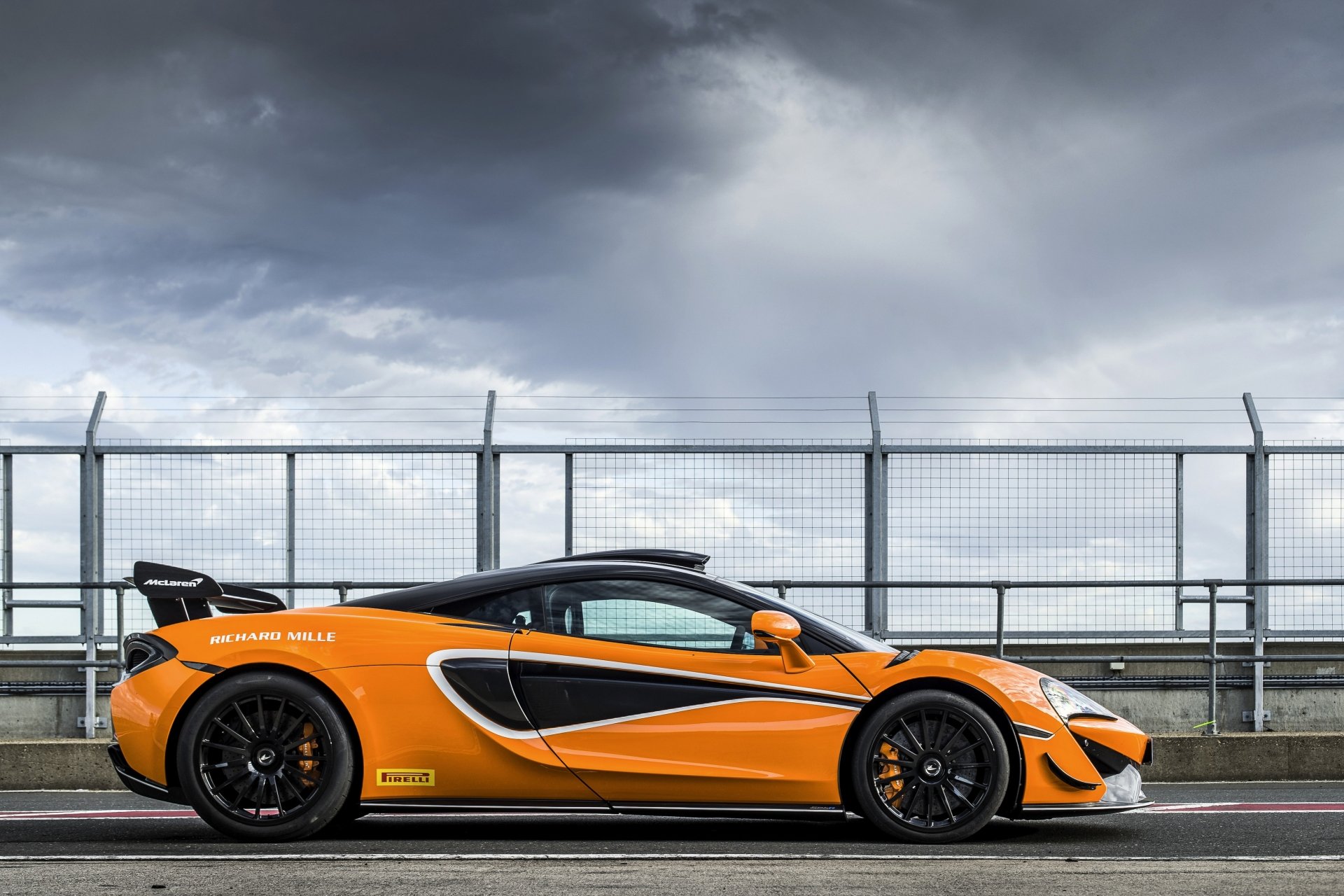 Download Supercar Orange Car Car McLaren Vehicle McLaren 620R 4k Ultra HD Wallpaper
