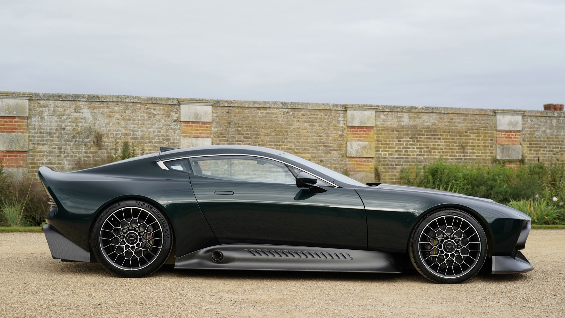 Download Supercar Green Car Car Aston Martin Vehicle Aston Martin Victor 4k Ultra HD Wallpaper