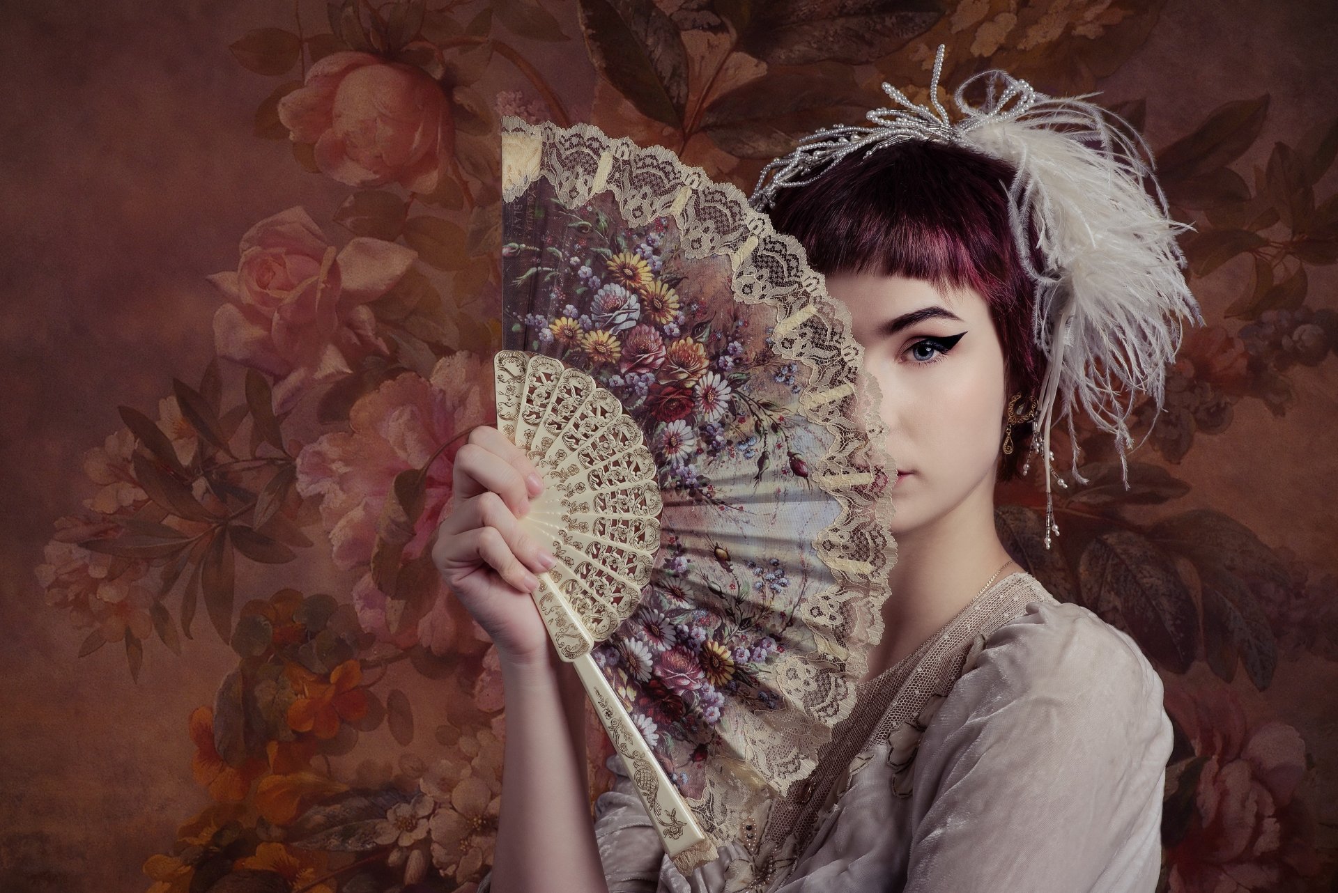 Download Fan Blue Eyes Woman Model 4k Ultra HD Wallpaper