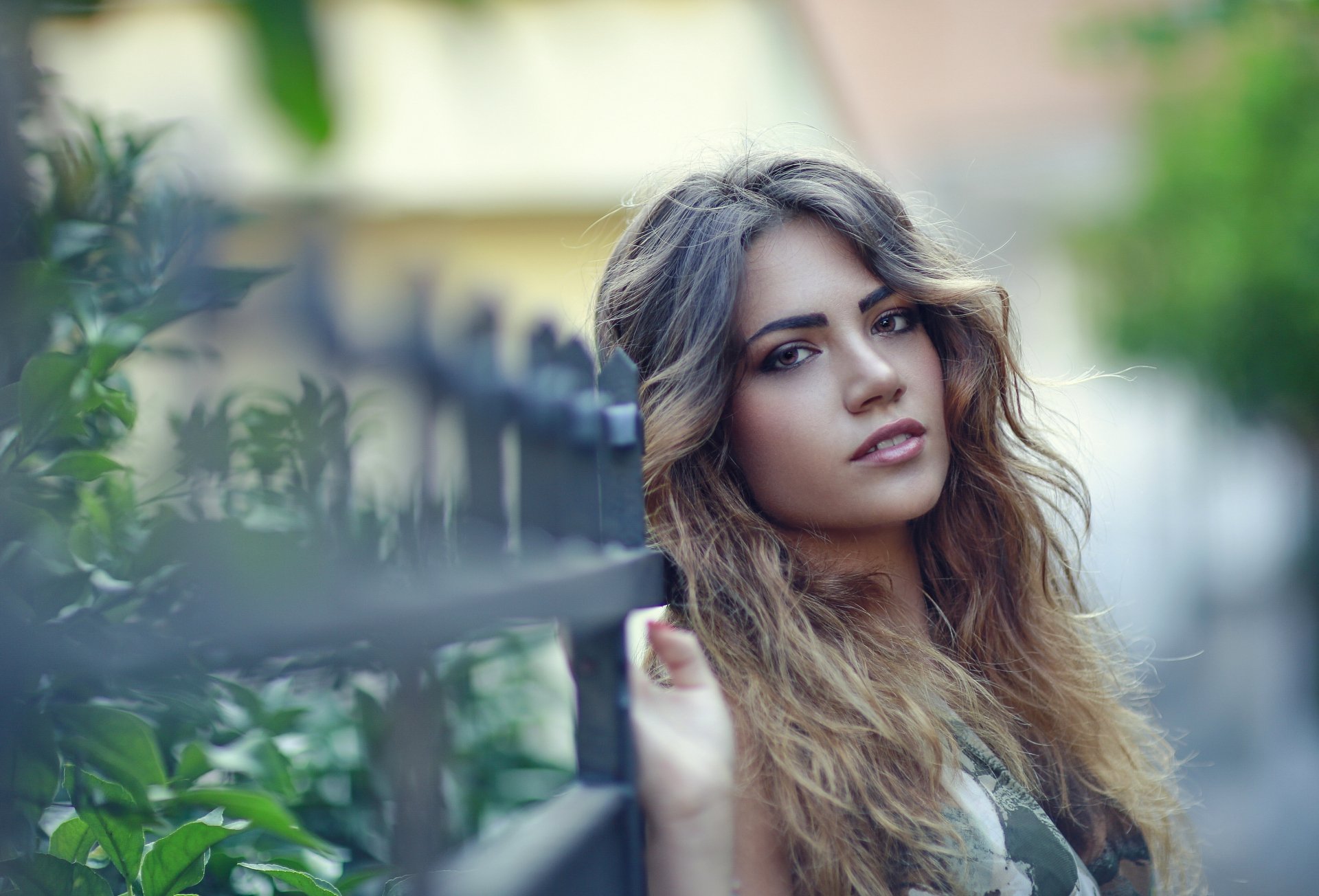 Download Fence Portrait Hair Model Mood Face Woman Clara Alonso 4k Ultra HD Wallpaper by Alessandro Di Cicco