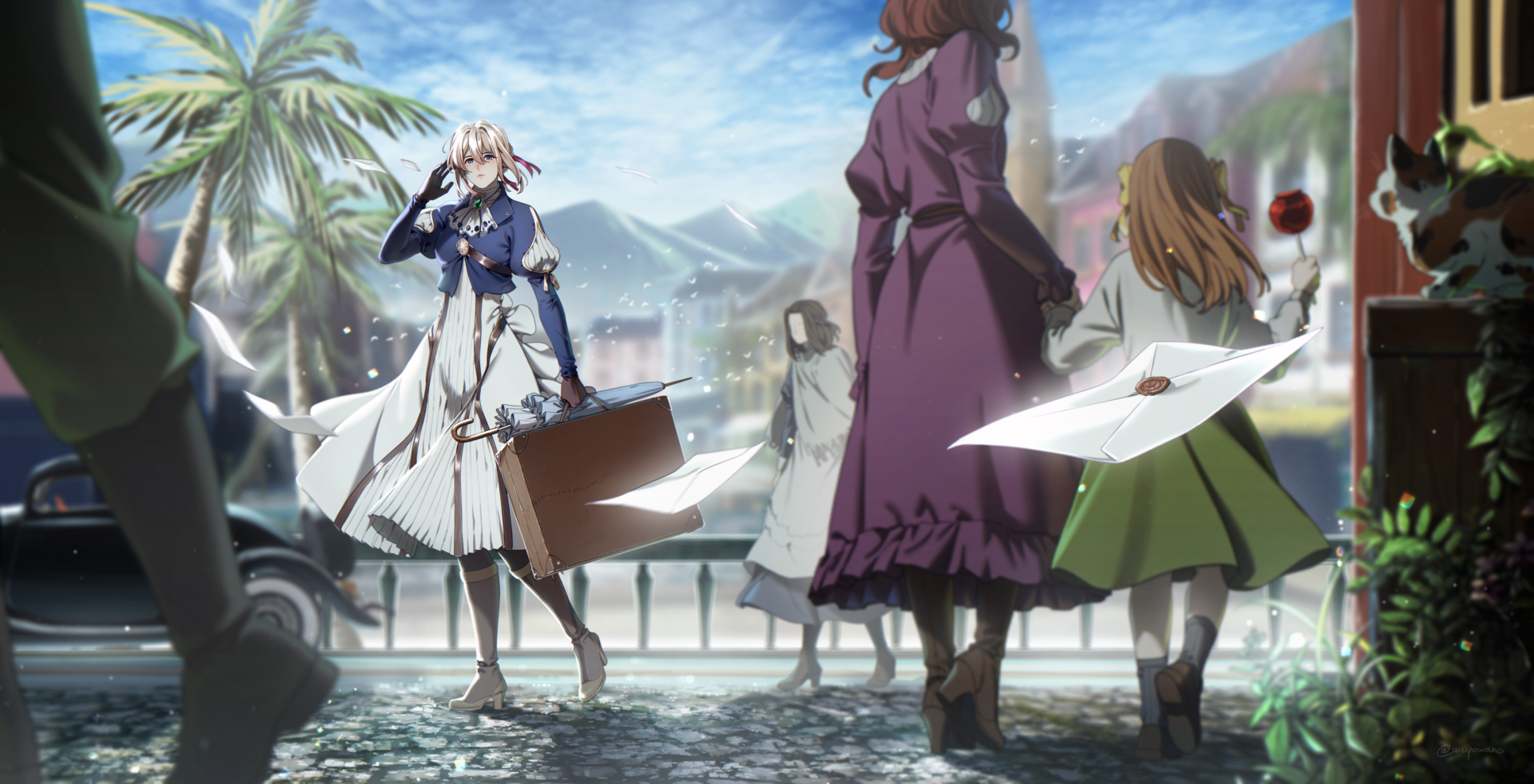 HD PC wallpaper: Violet Evergarden (blonde, blue eyes) stands with a suitcase on a sunlit seaside promenade as floating letters drift past and figures walk beneath palm trees.
