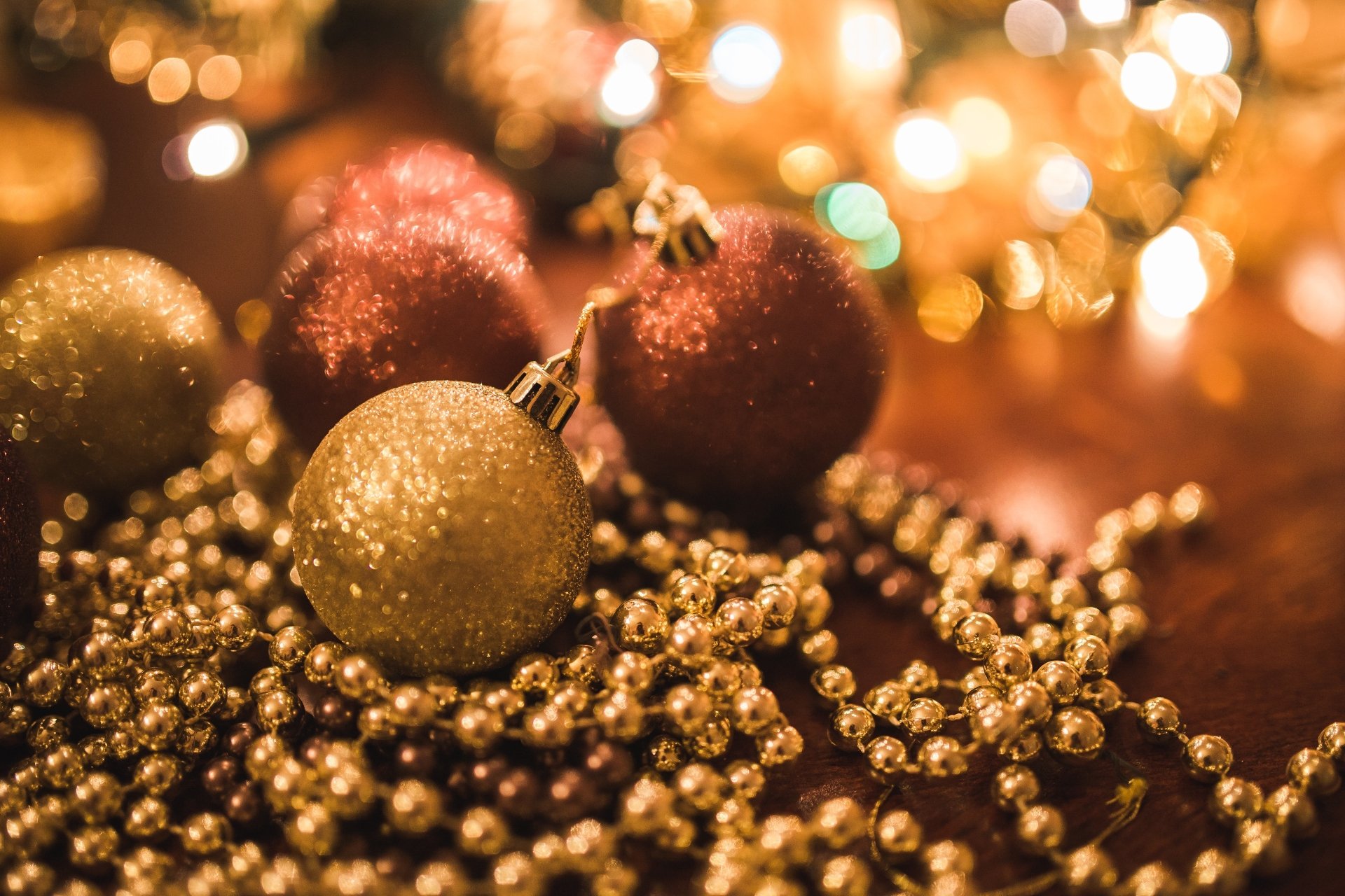 Download Christmas Ornaments Holiday Christmas 4k Ultra HD Wallpaper