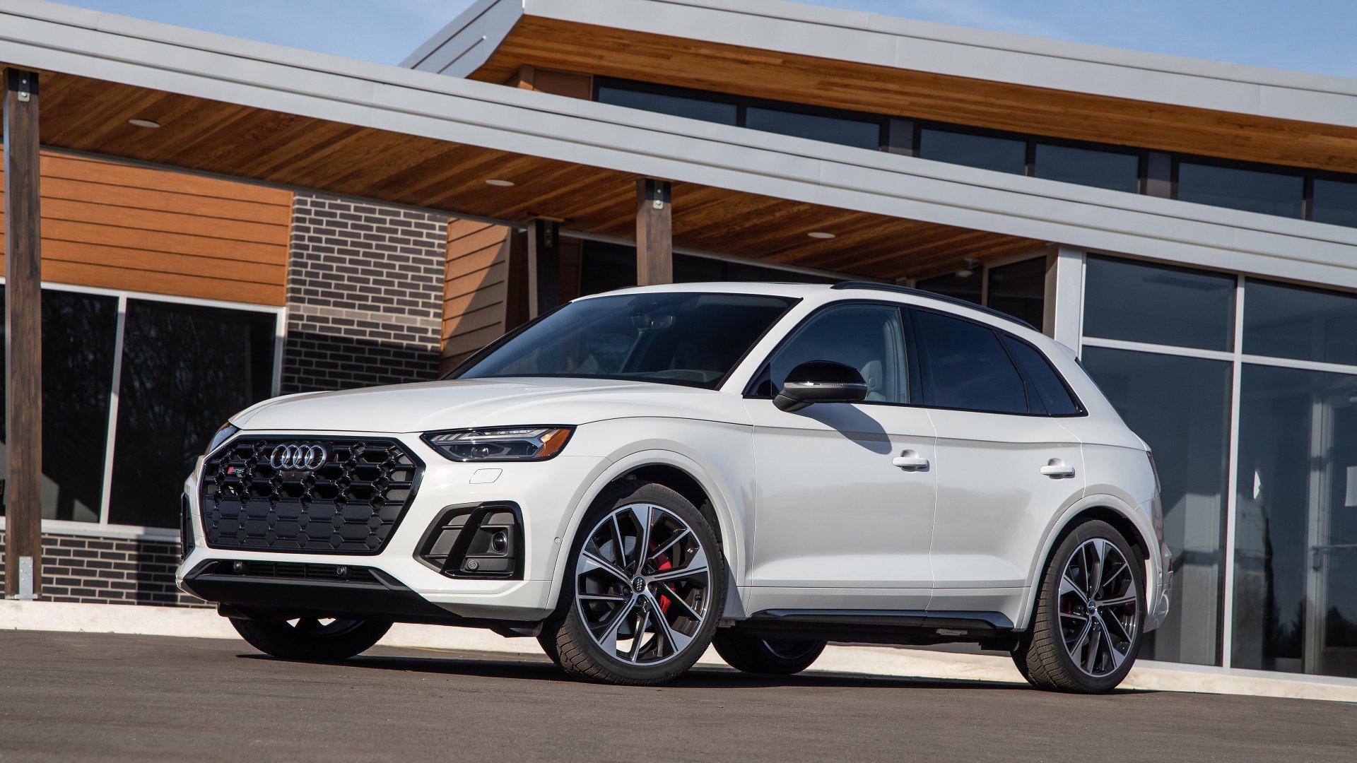 Download SUV White Car Car Audi Vehicle Audi SQ5 4k Ultra HD Wallpaper