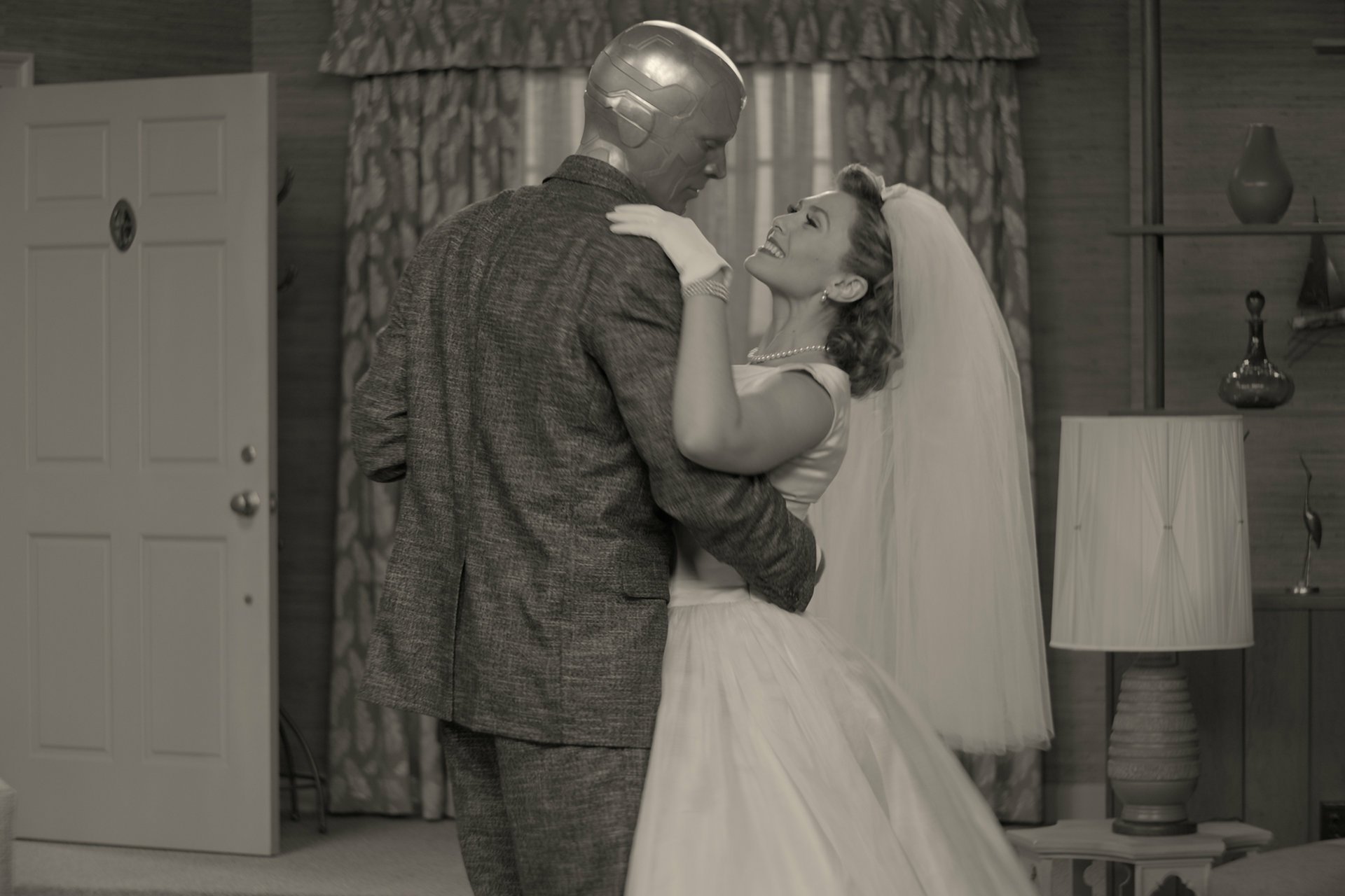 Download Paul Bettany Elizabeth Olsen Vision (Marvel Comics) Wanda Maximoff TV Show WandaVision HD Wallpaper