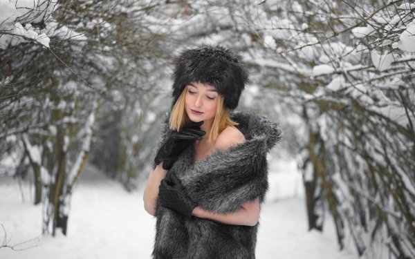 Women Model Blonde Depth Of Field Winter Hat Fur HD Wallpaper | Background Image