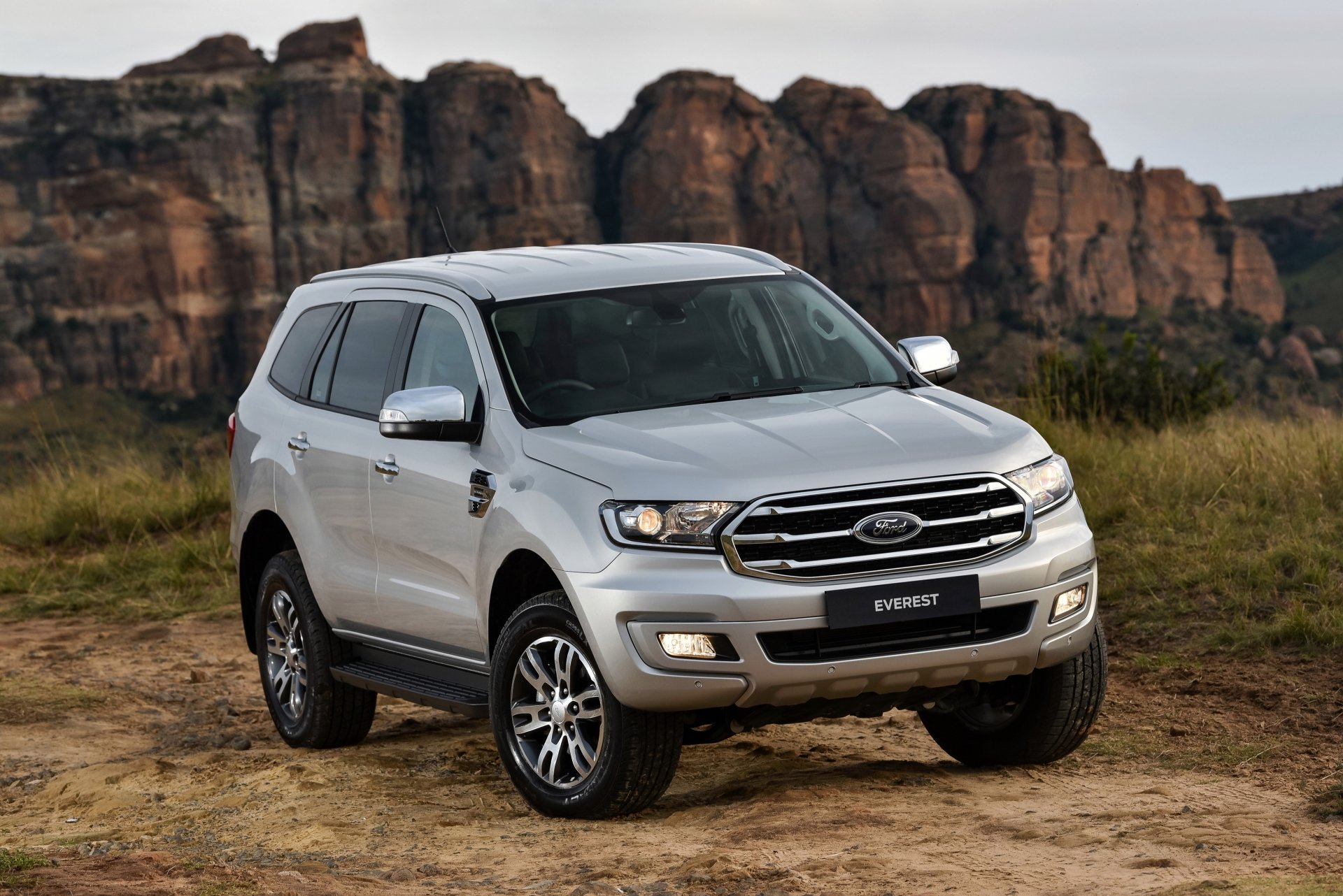 Download Silver Car SUV Car Ford Vehicle Ford Everest 4k Ultra HD Wallpaper