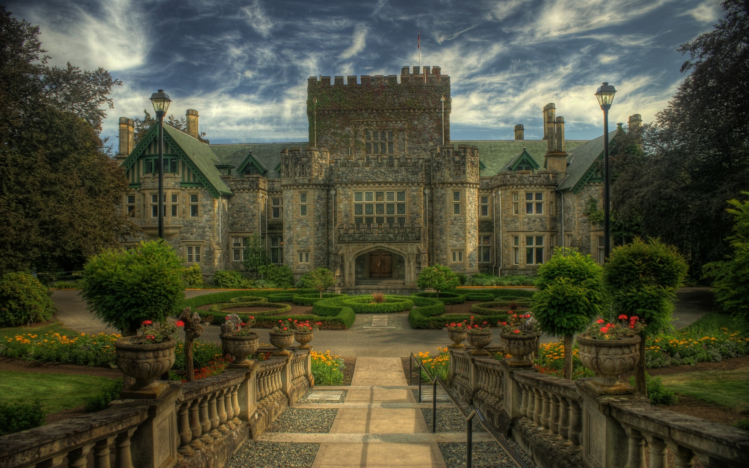 Enchanting HDR Castle: A Stunning HD Wallpaper