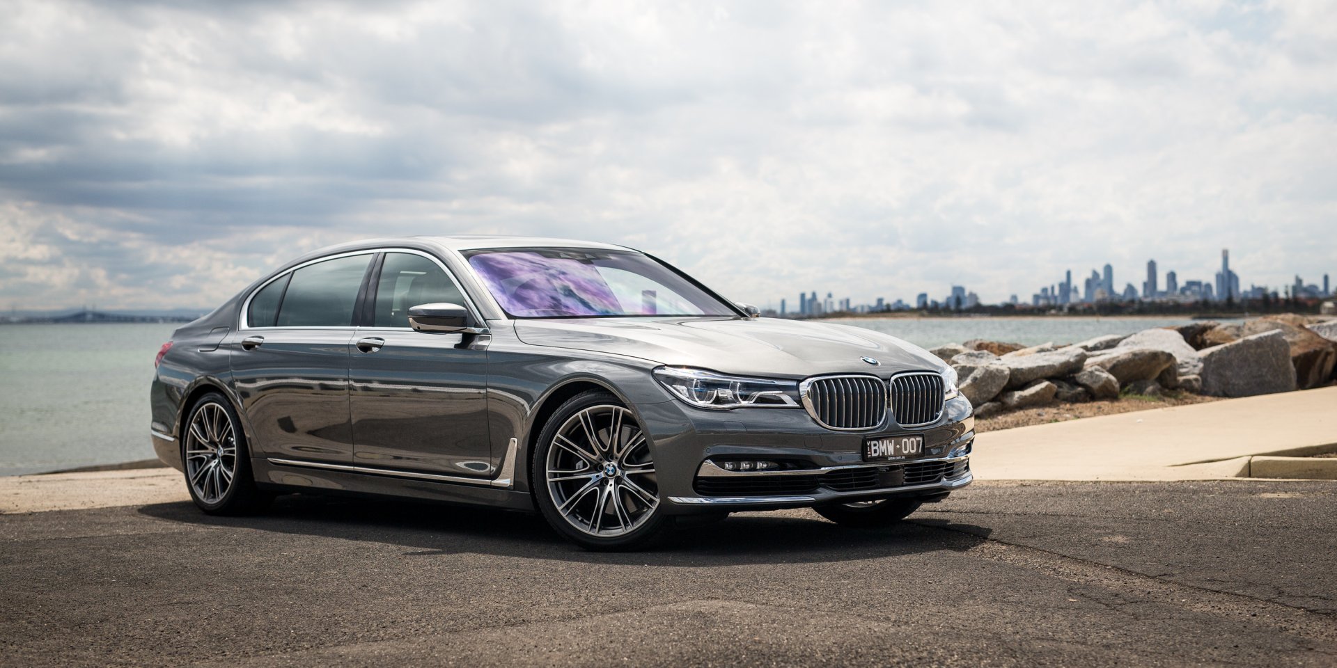 Download Silver Car Car BMW Vehicle BMW 7 Series HD Wallpaper
