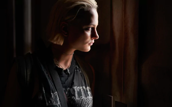  Nora Arnezeder as Lilly in the Movie Army of the Dead