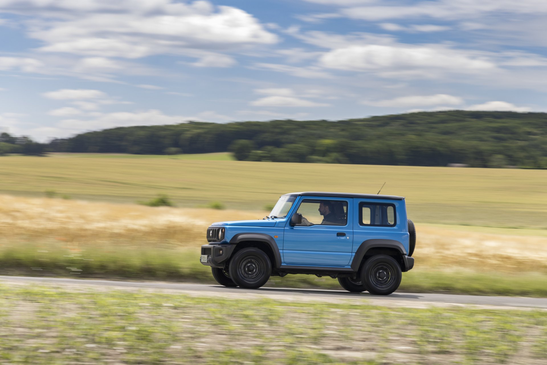 Download Vehicle Suzuki Jimny 8k Ultra HD Wallpaper
