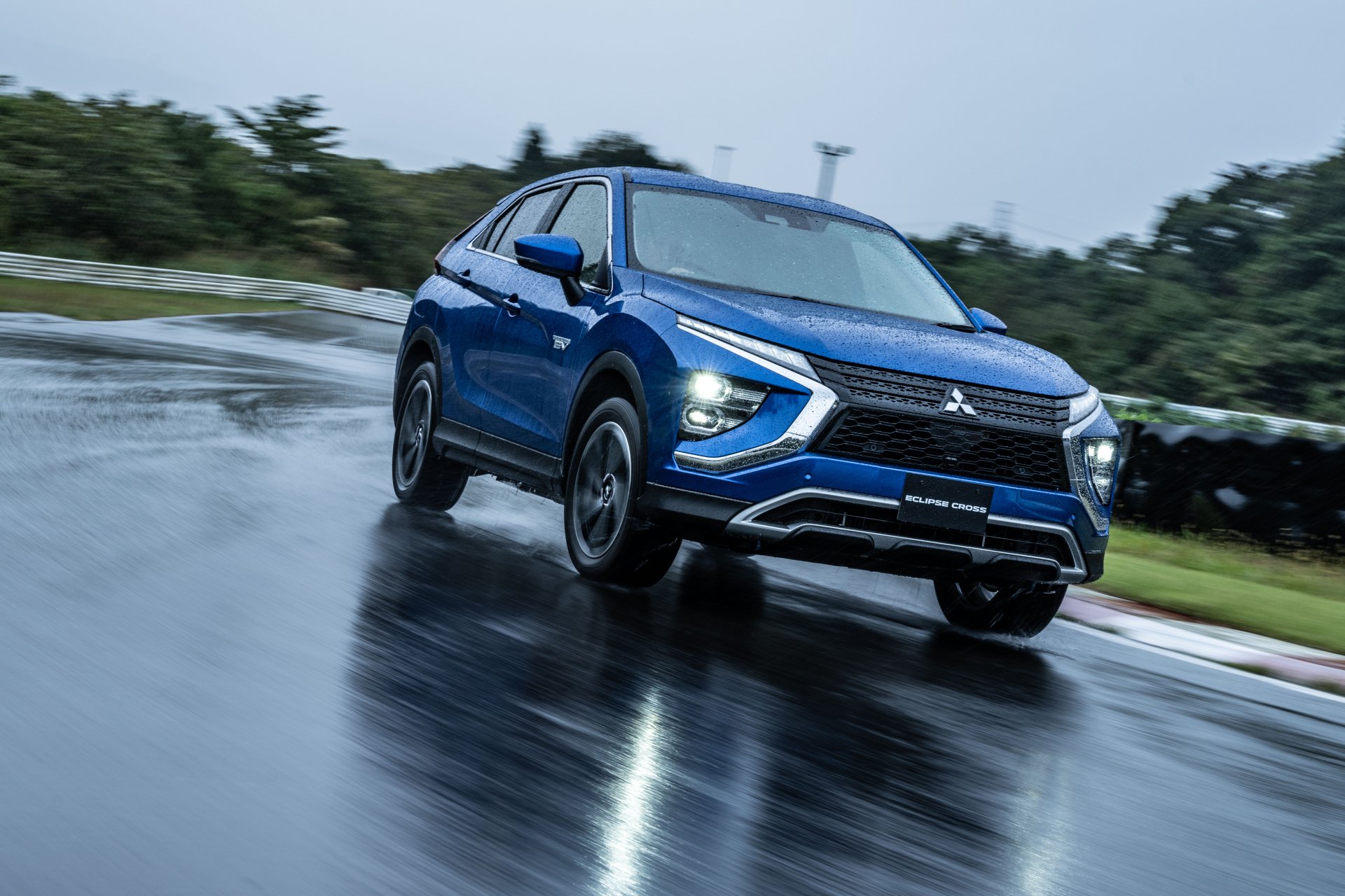 Download SUV Vehicle Mitsubishi Eclipse Cross 4k Ultra HD Wallpaper