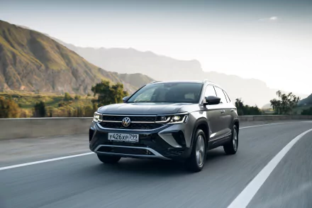  Grey 2021 Volkswagen Taos 4MOTION