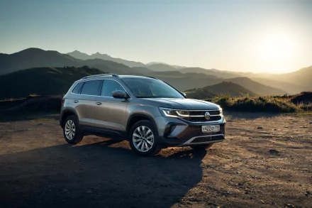  Grey 2021 Volkswagen Taos 4MOTION