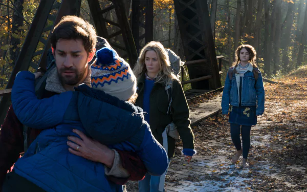 Evelyn Abbott Emily Blunt Marcus Abbott Noah Jupe Lee Abbott John Krasinski Regan Abbott Millicent Simmonds movie A Quiet Place HD Desktop Wallpaper | Background Image