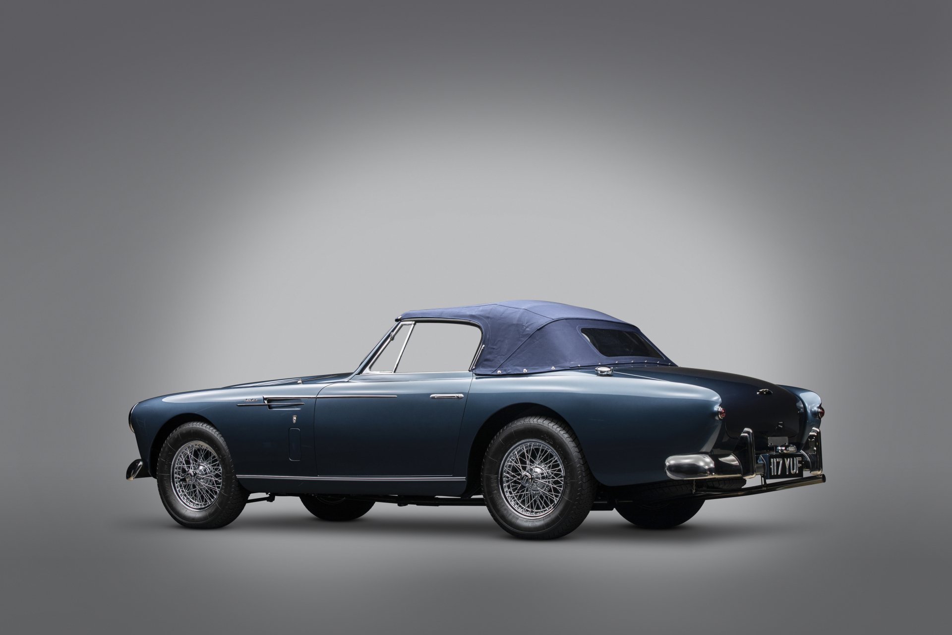 Download Vehicle Aston Martin DB2 4k Ultra HD Wallpaper
