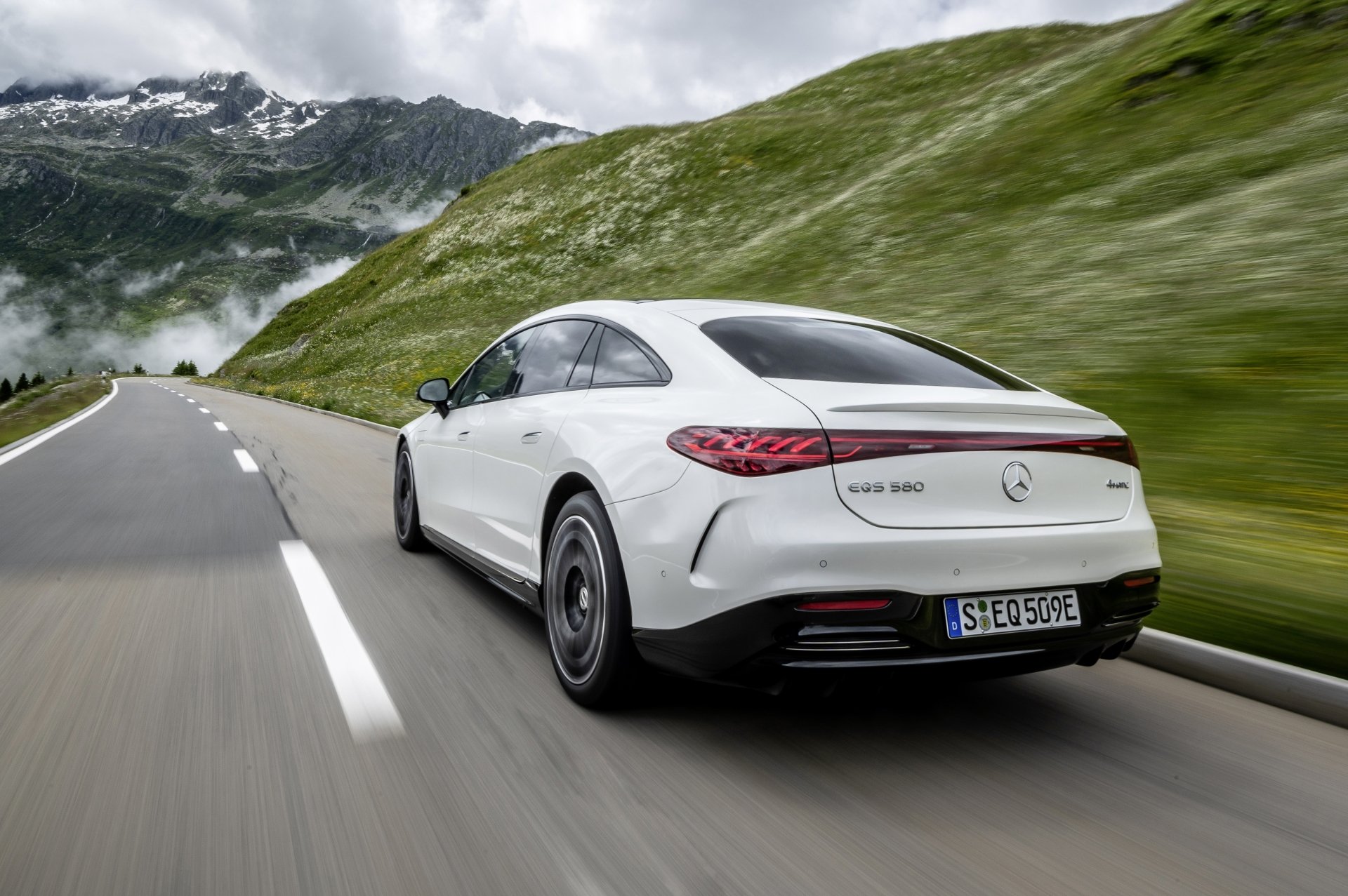 Download Electric Car Vehicle Mercedes-Benz EQS 580 4MATIC 4k Ultra HD Wallpaper