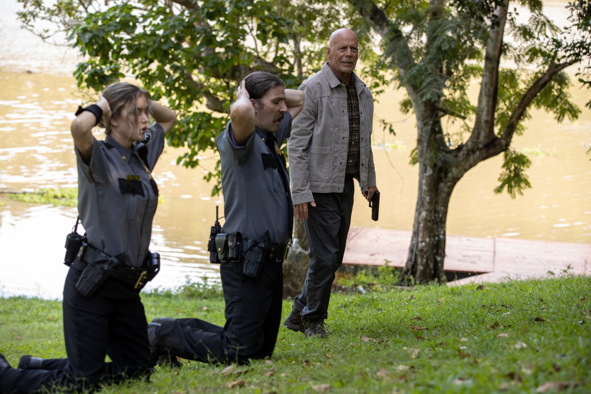 Download Bruce Willis Movie Out Of Death HD Wallpaper