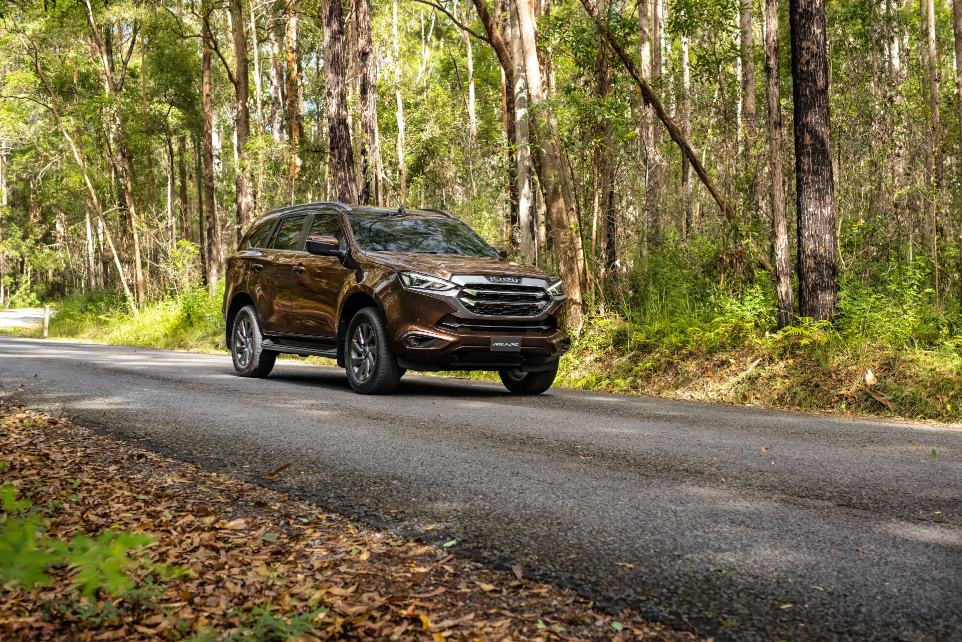 Download SUV Vehicle Isuzu MU-X 4k Ultra HD Wallpaper