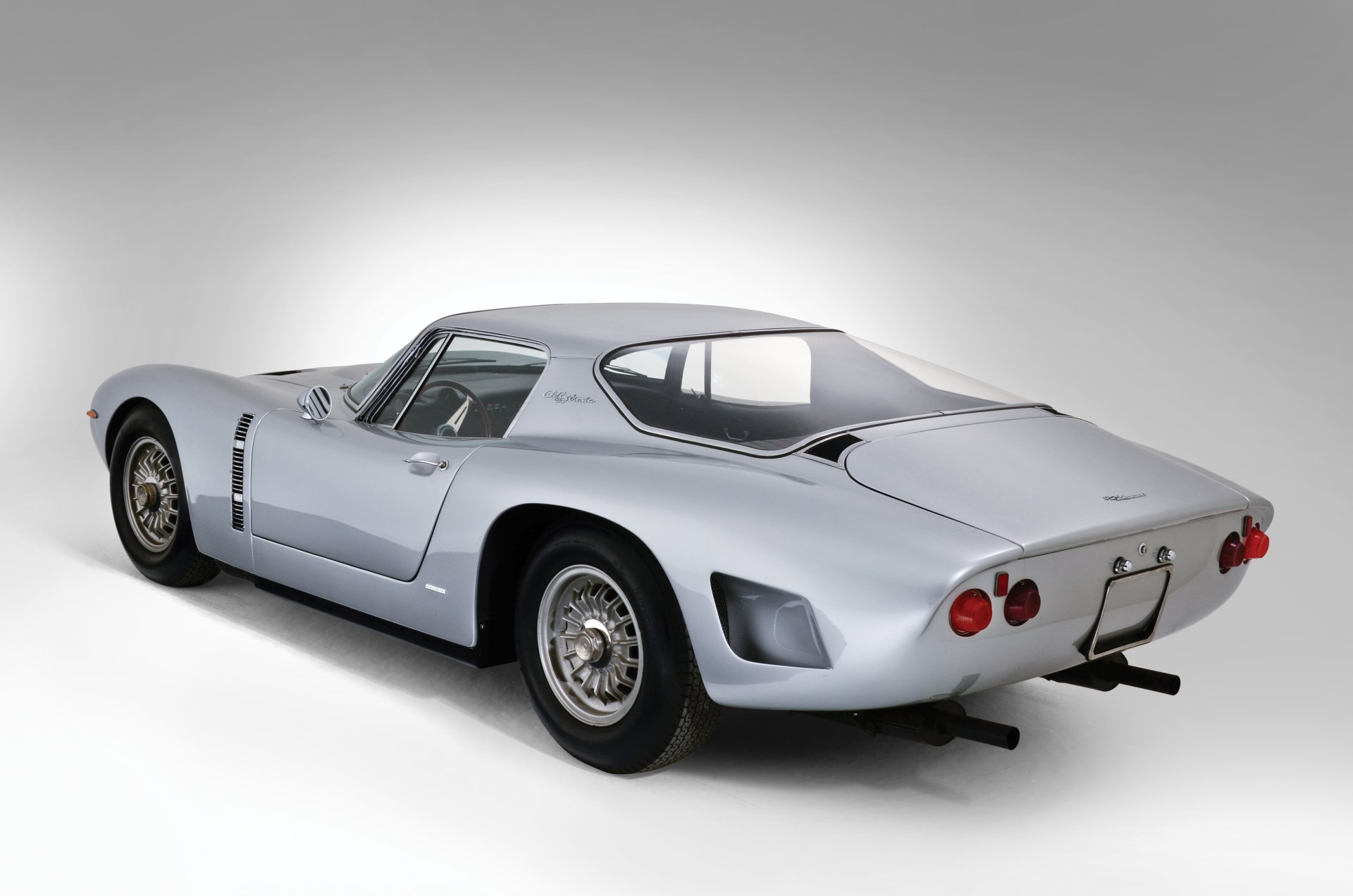 Download Vehicle Bizzarrini 5300 GT Strada 4k Ultra HD Wallpaper