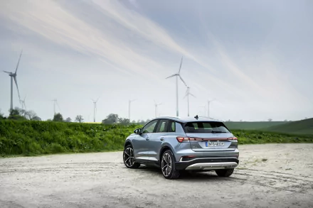  Audi Q4 45 e-tron quattro S line
