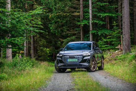  Audi Q4 40 e-tron S line quattro "Edition One"
